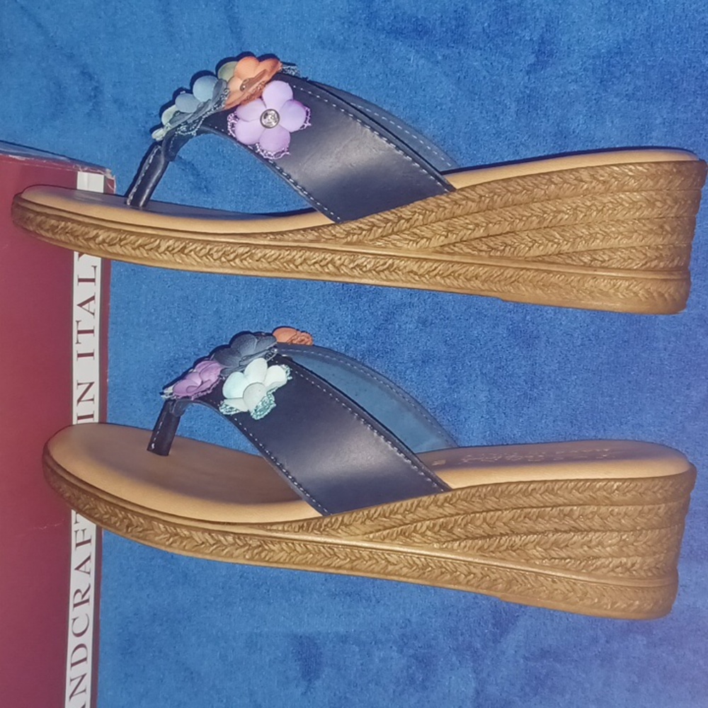 Tuscany By Easy Street Womens Giordana Navy Thong Sandals Shoes NWT sz 8 - Picture 7 of 7
